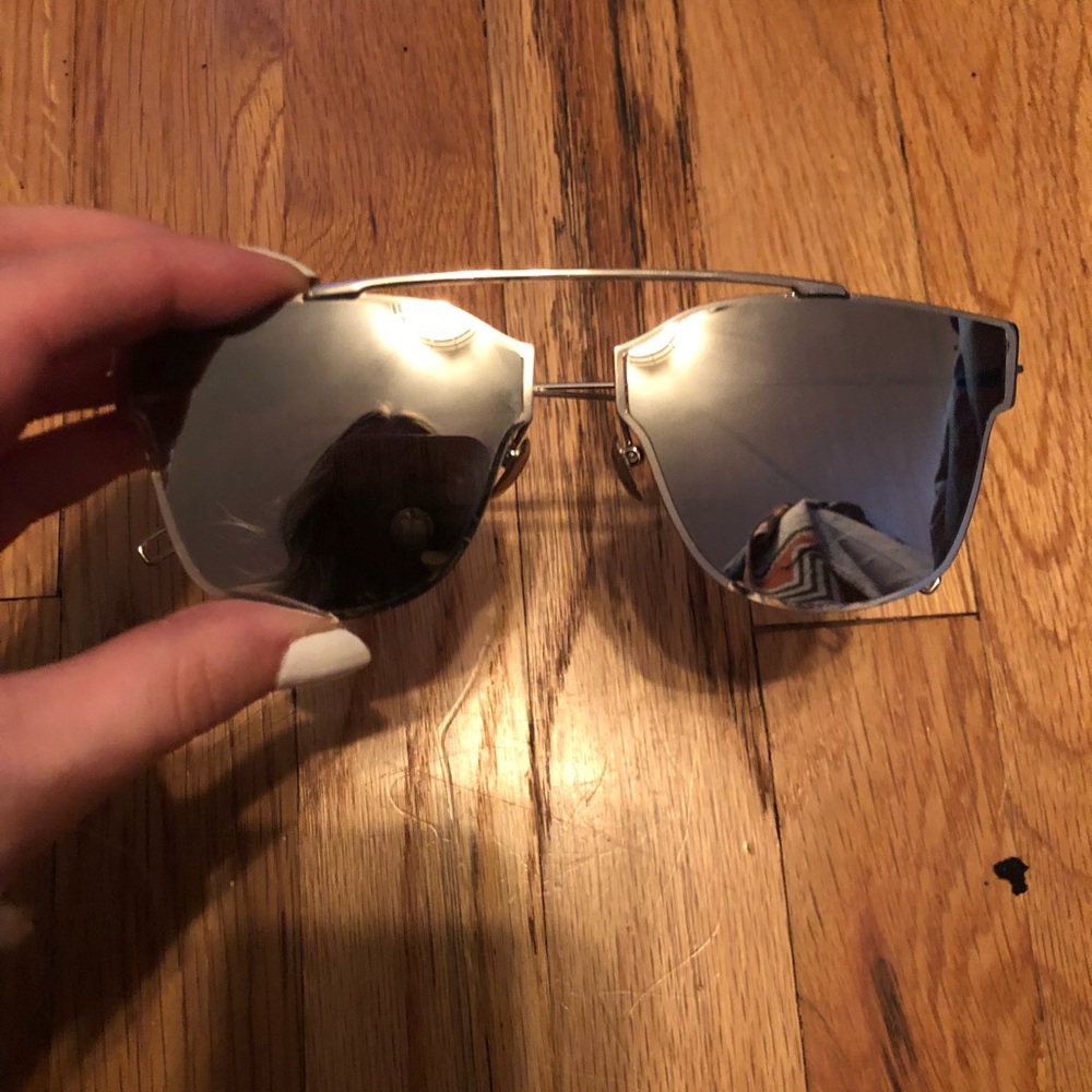 Bye bye Bella sunglasses